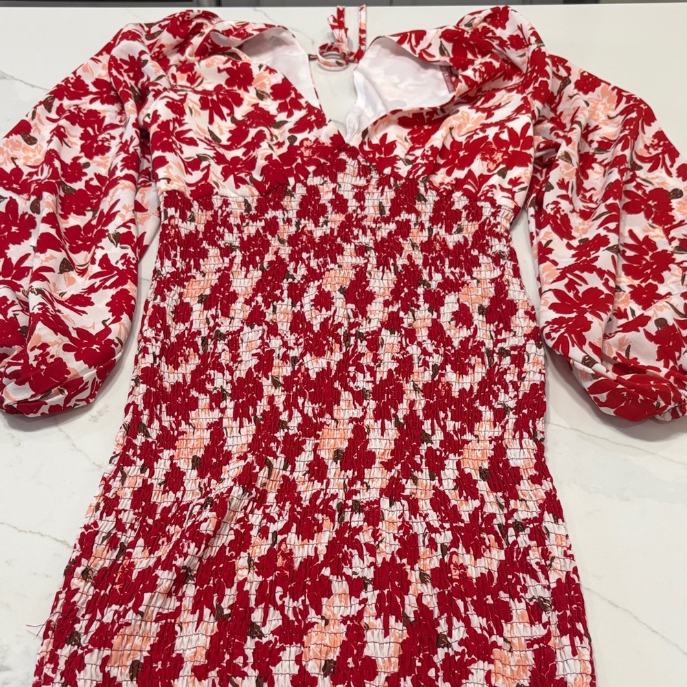 Cupshe island sun floral Ref & White Smocked V-Neck Long Sleeve Midi Dress - Picture 7 of 15